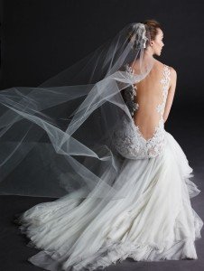 wedding dress fiorito con scollo profondo - Daniele Panareo fotografo Matrimonio Lecce