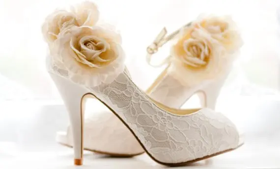 accessori sposa e le scarpe di pizzo - Daniele Panareo Fotografo Lecce